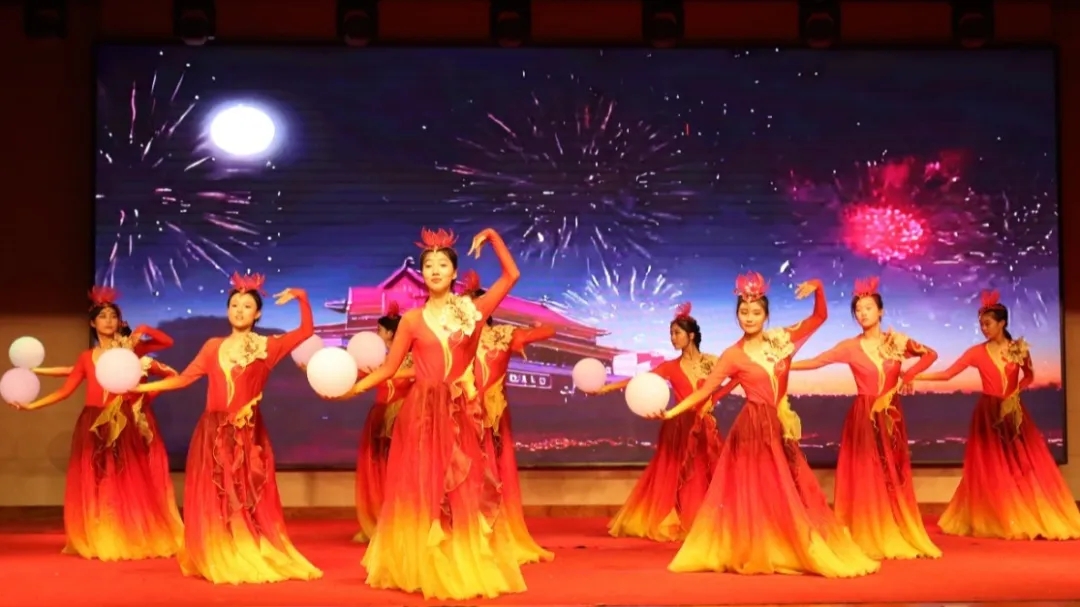 时光恰好 初秋相见 | 晋城凤华学校庆祝第40个教师节暨迎新晚会